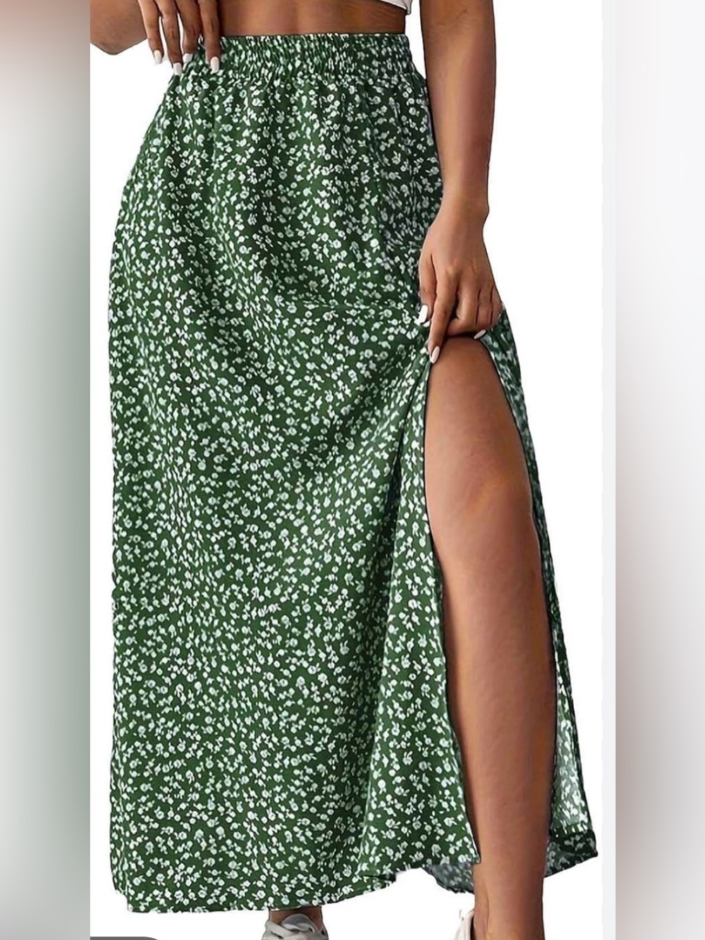 SHEIN Curve Size 0XL, Green & White Ditsy Floral Side-Slit Maxi Skirt